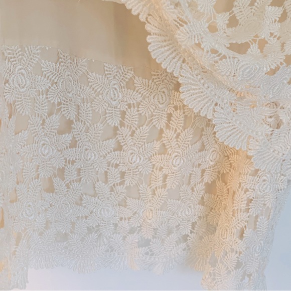 New Stone Cold Fox Sunflower Crochet Lace Blouse - Picture 11 of 14